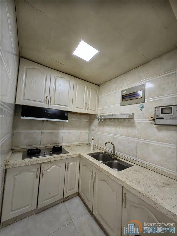 人和家园90平110万精装修满两年