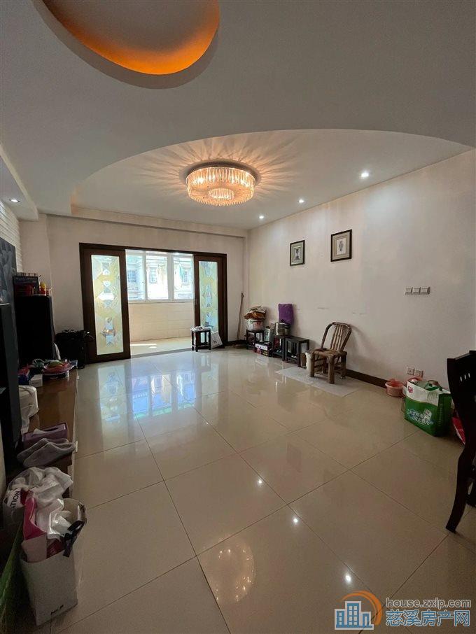 彩虹家园 精装修 有车库