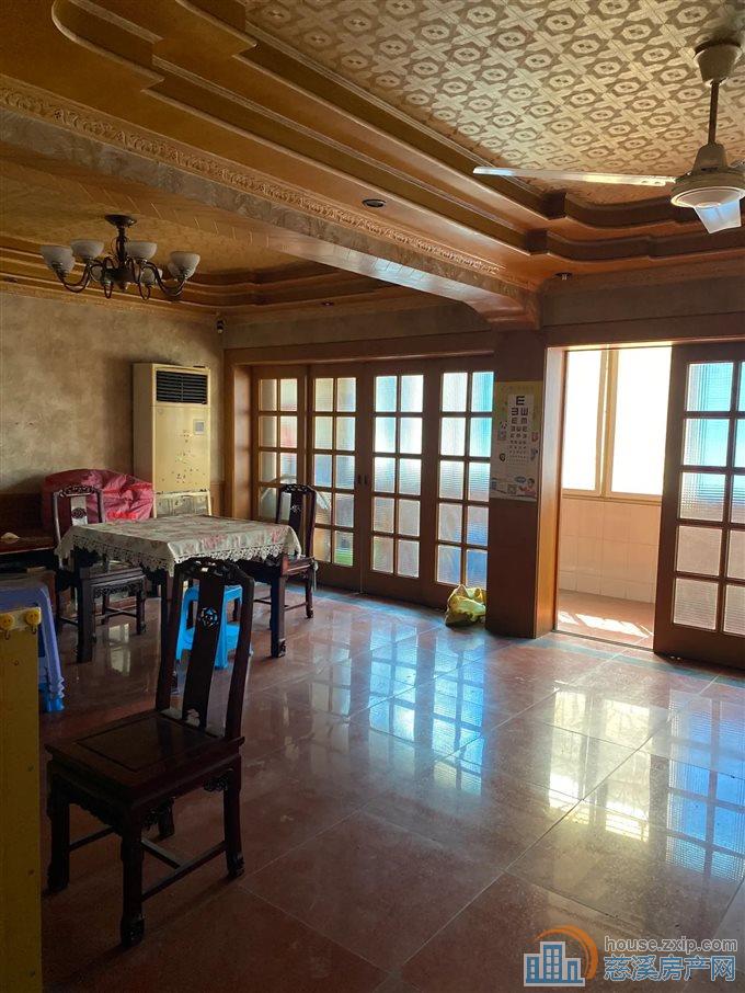 白云公寓 精装修 低楼层