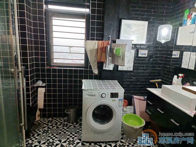 梅林苑 精装 带充电桩车位 杂物间 凤凰