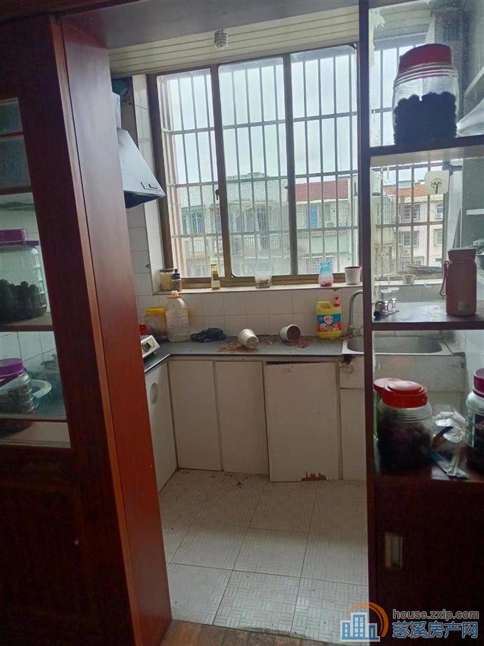 金山东区5楼69平方+架70万直接房源