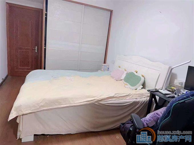 出售：新江小区85平方，85万