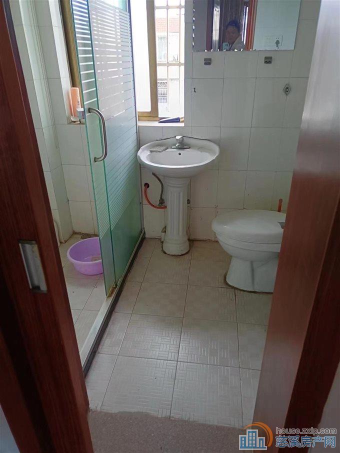 金山东区5楼69平方+架70万直接房源