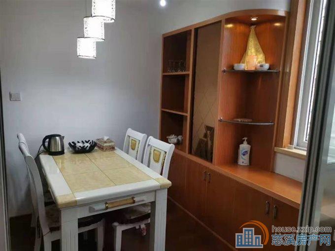 玲珑小区多层4楼95+架空层精装直接钥匙