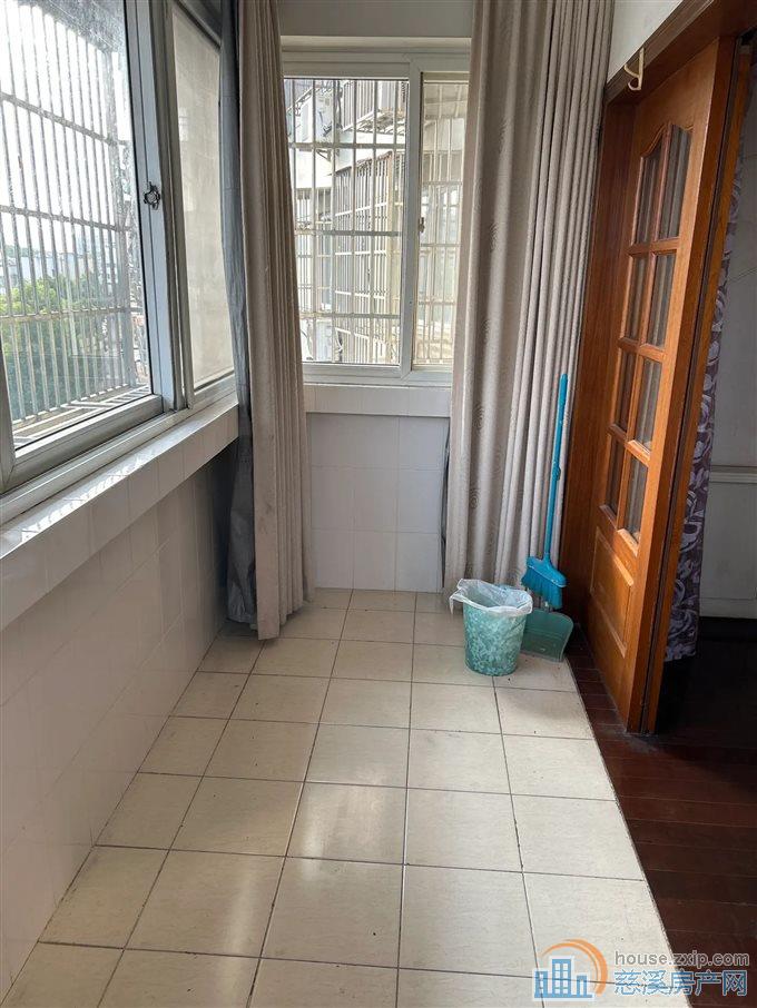 童家新村简装139平128万带杂物间