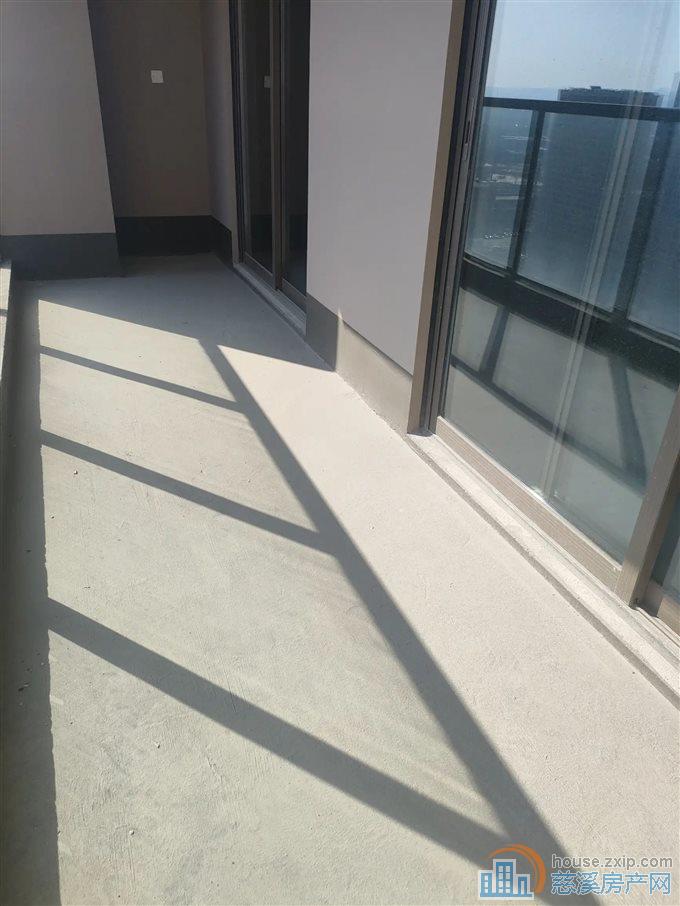 悦华府133平205万双阳台好楼层