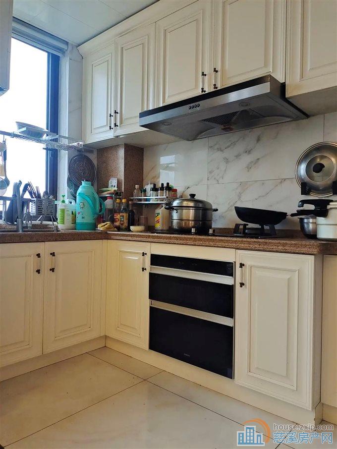 恒泰嘉景园156平225万市中心地段