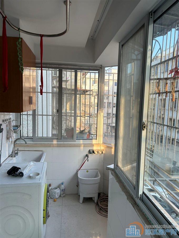 白云公寓123平精装修带车库125万直接