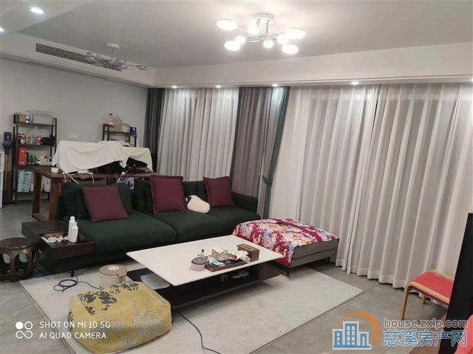 碧桂园云邸华府 精装保养好 满两年