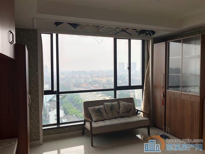 波斯曼套房一室一厅精装修直接房源钥匙在