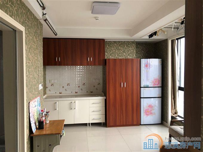 波斯曼套房一室一厅精装修直接房源钥匙在