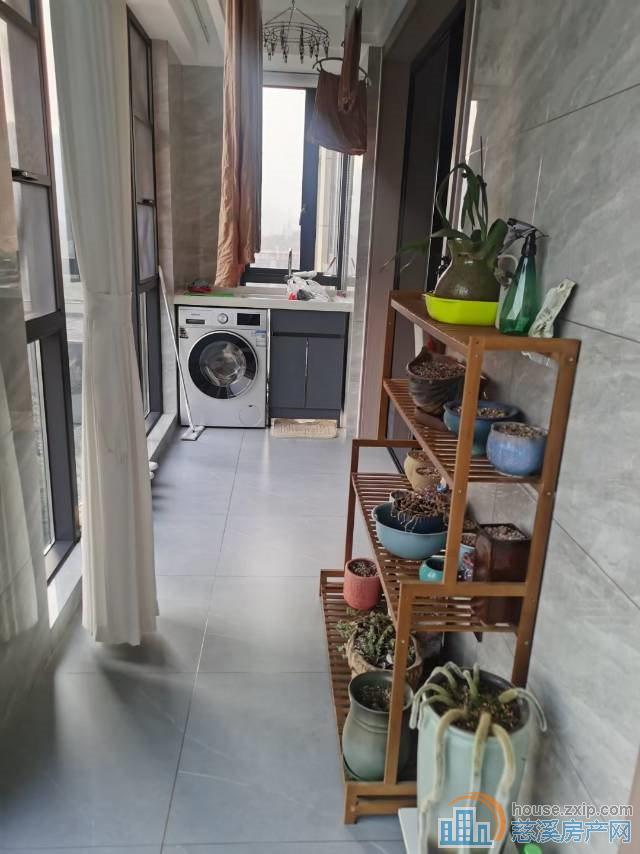 融创江滨之城江景苑三室精装直接房源钥匙在