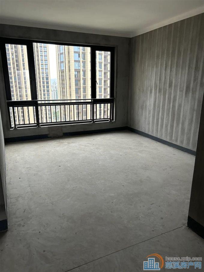 急卖江景苑大平层 带车位197平246万