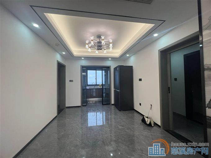 保利俯院江南北区125平185万拎包