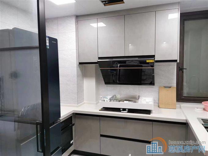 嘉景园电梯房3室2卫新精装修直接房源