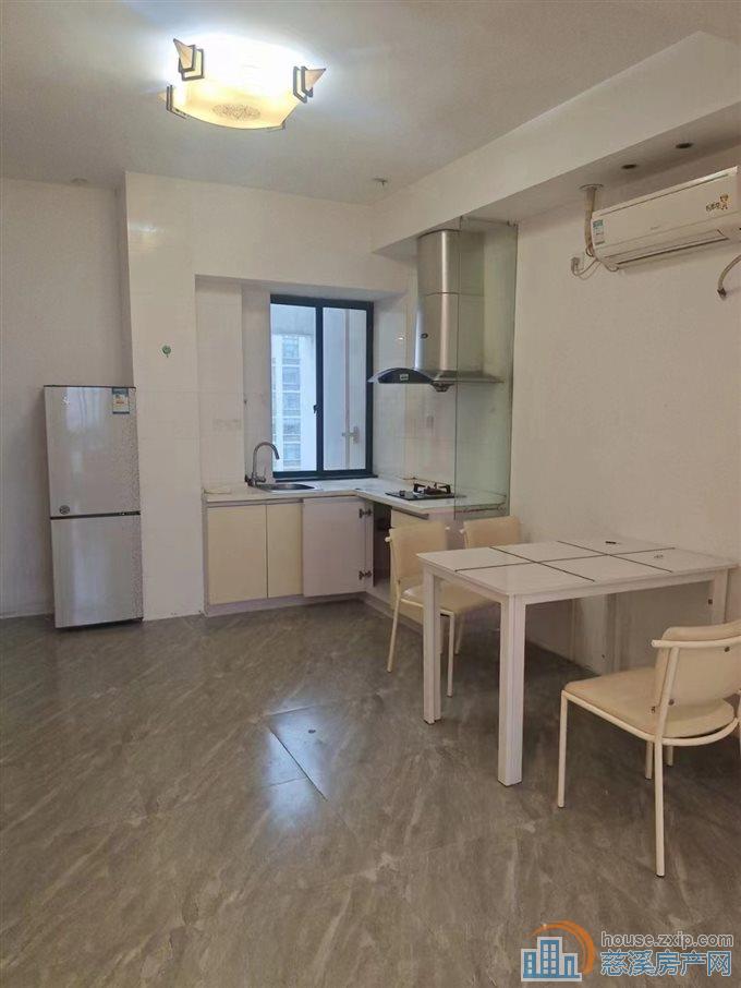 出售丽晶大厦60平精装修68万直接