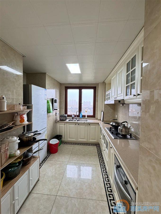 和润公寓 精装修 带车库 阳光无在读