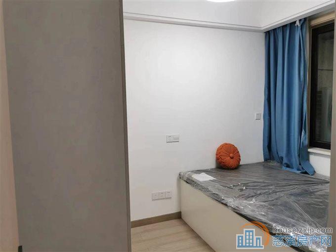 嘉景园电梯房3室2卫新精装修直接房源