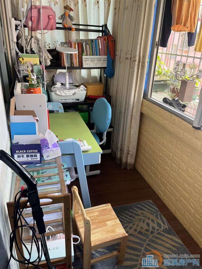 鸣山新村4楼74平十架空层82.8万