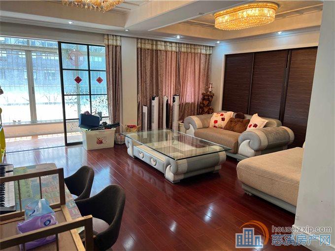 新城中心2楼160平+17平精装直接房源