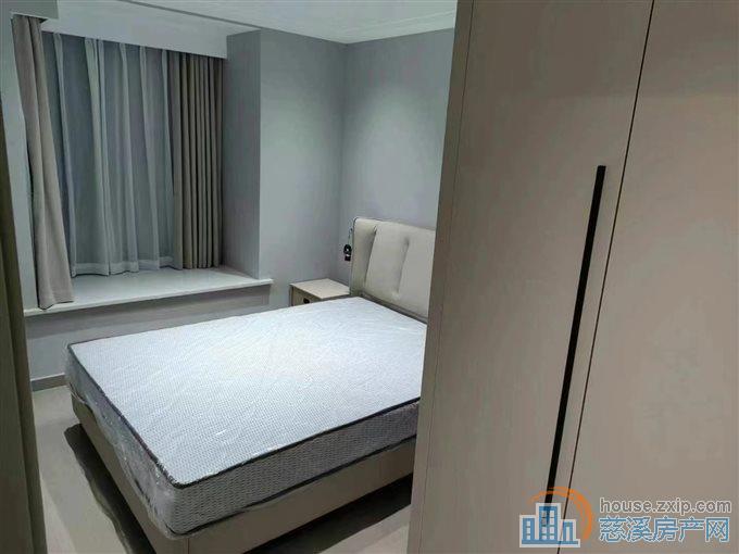 蔚蓝云图三室全新现代精装直接房源钥匙在