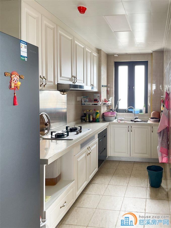 恒大河悦府 精装135平方88万低总价