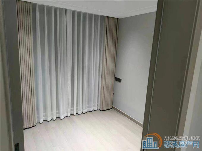 蔚蓝云图三室全新现代精装直接房源钥匙在