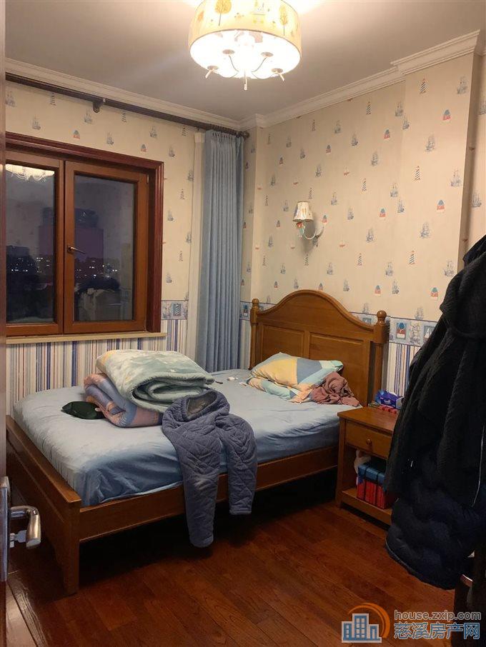 和润公寓 精装电梯房 带车库 阳光无在读