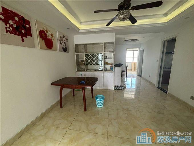 白金湾132平149万凤凰楼层精装修