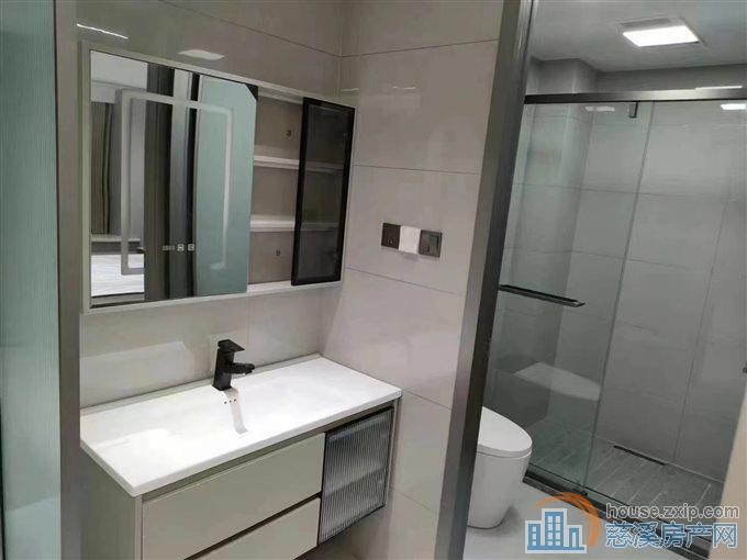 蔚蓝云图三室全新现代精装直接房源钥匙在