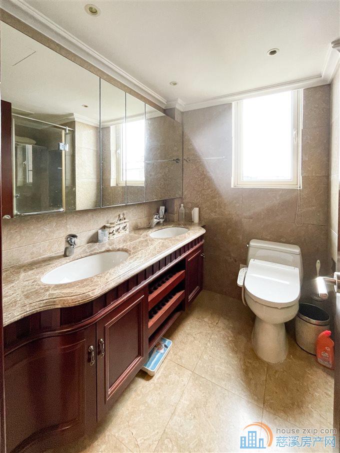 提香公寓豪华装修  带地暖 送车位