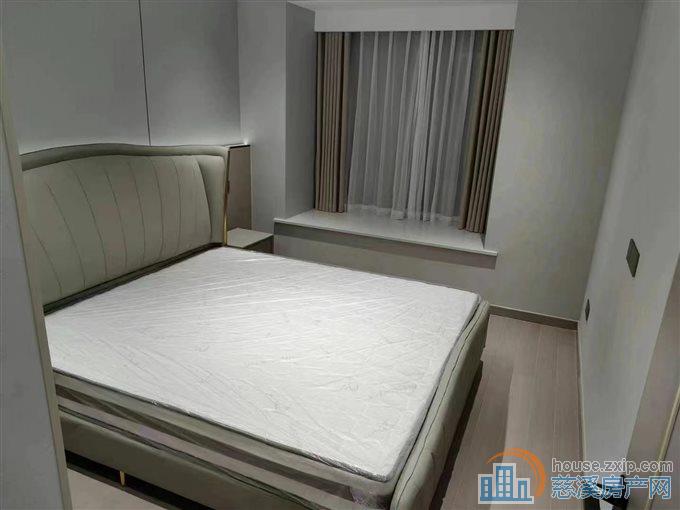 蔚蓝云图三室全新现代精装直接房源钥匙在
