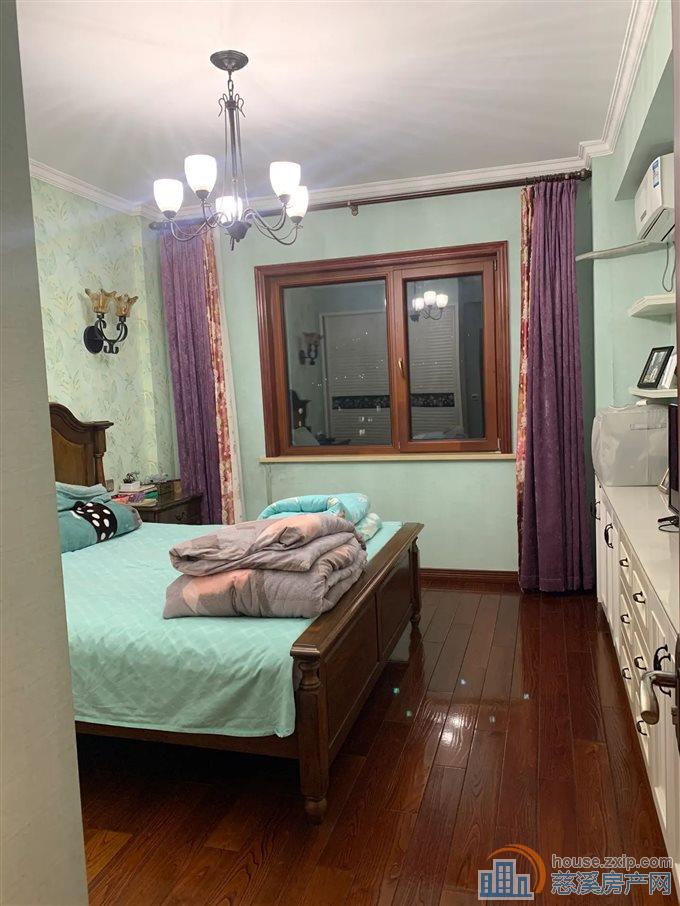 和润公寓 精装电梯房 带车库 阳光无在读