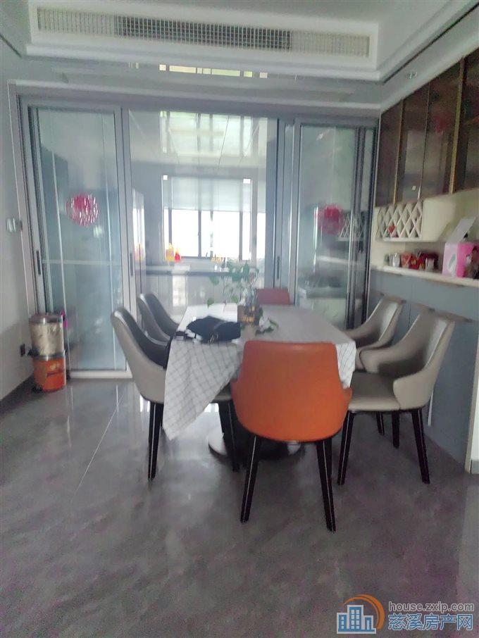 俯院江南北区125平178万三居室