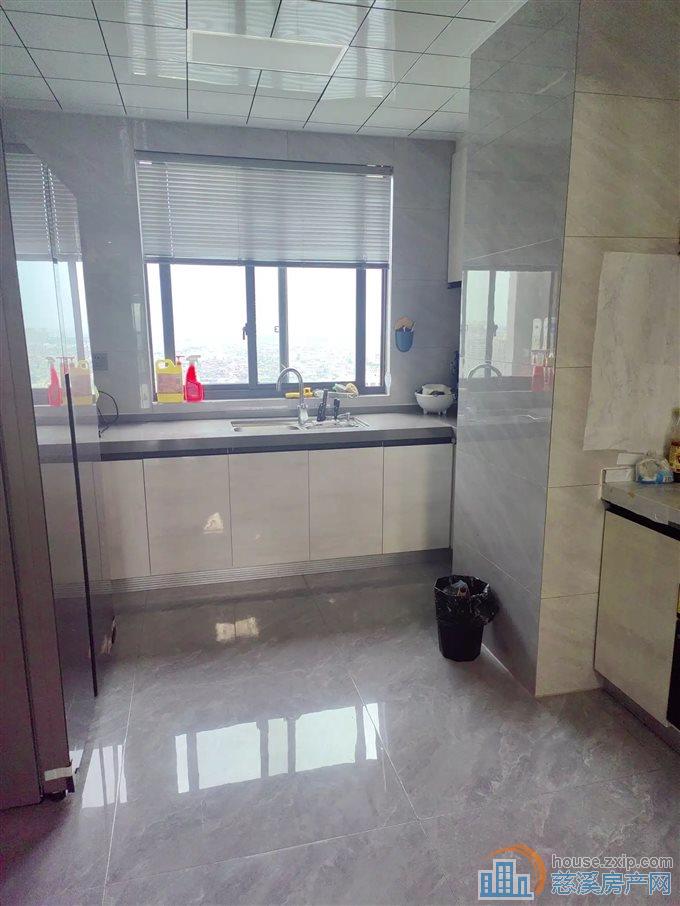 俯院江南北区125平178万三居室