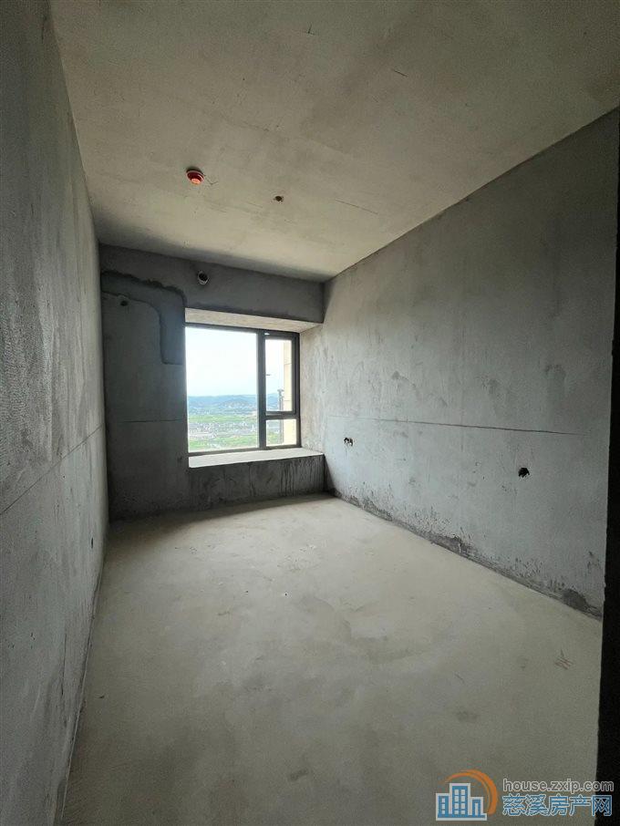 恒大河悦府毛坯121平80万