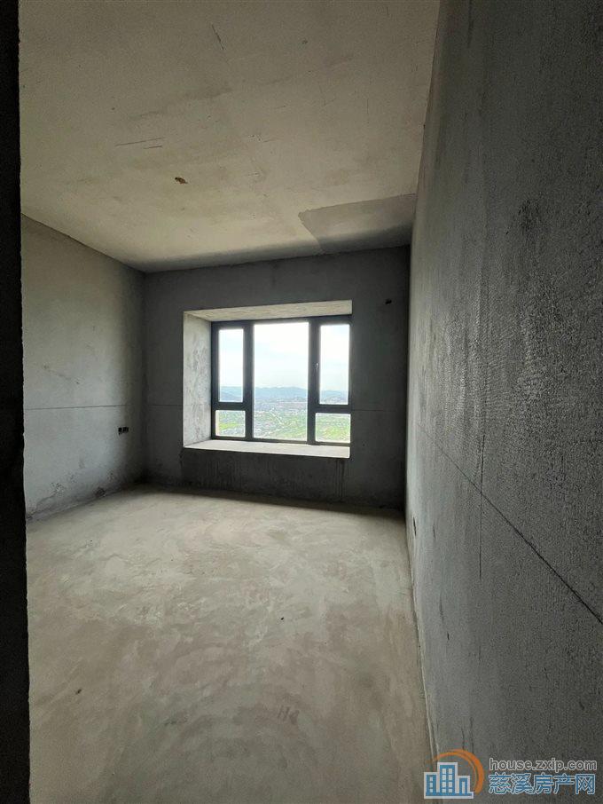 恒大河悦府毛坯121平80万