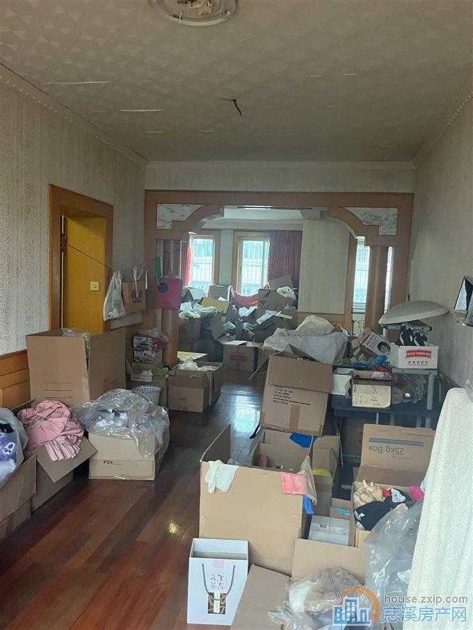 虞波北园西区 带独立车库楼层好 三居室