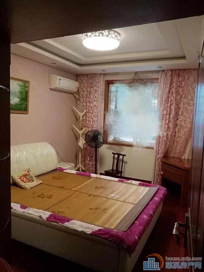 金山新村1楼三室+储藏间 精装修直接房源