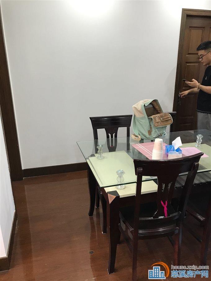 中兴小区75平精装修110万拎包入住