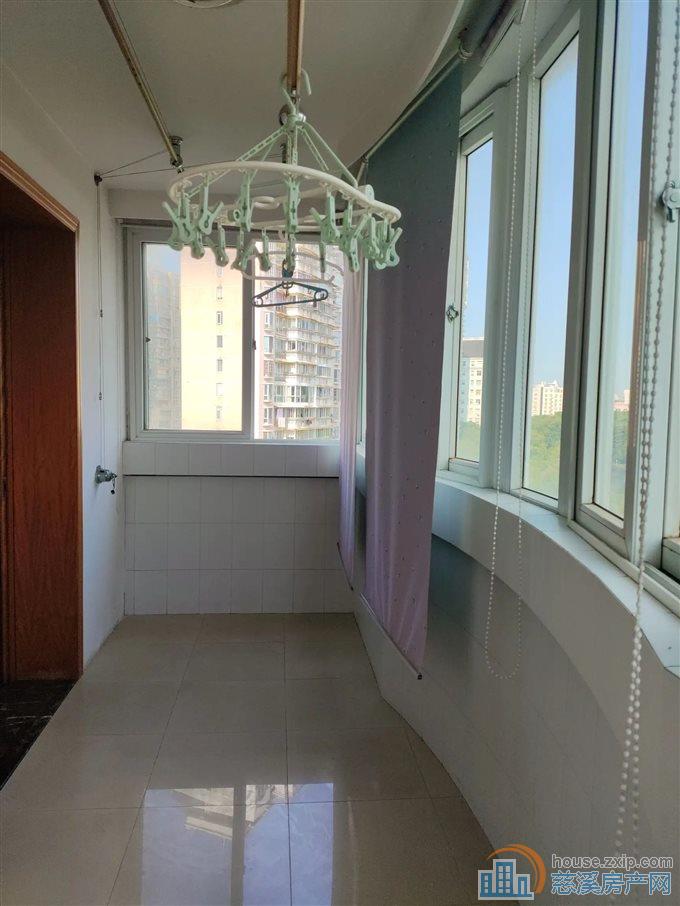 景观花苑170平158万精装带车位