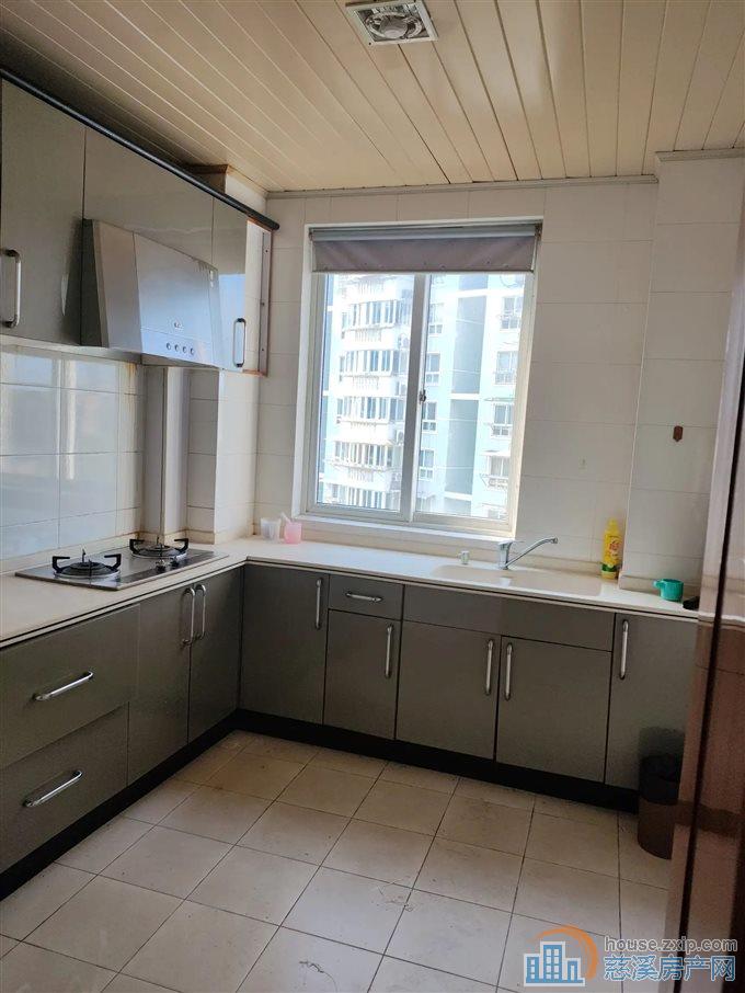 景观花苑170平158万精装带车位