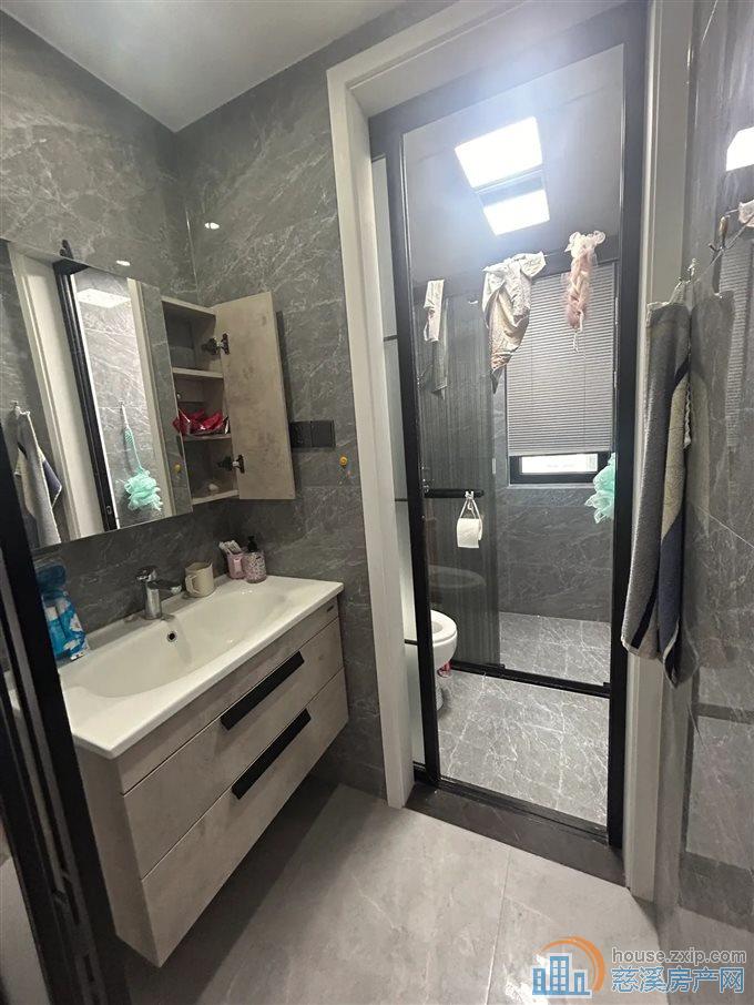 红星天铂佳苑115万精装