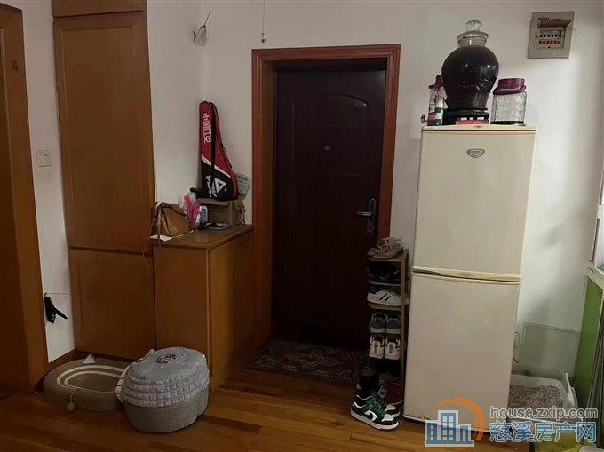 捡漏！中兴小区，简装，送杂物间！均价低！