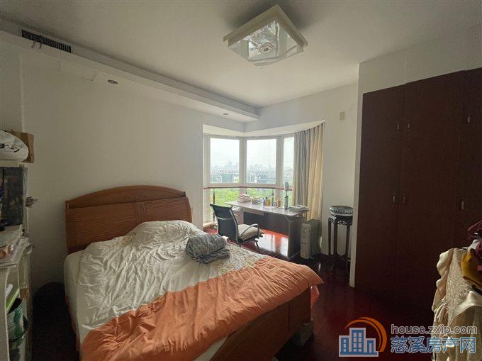 东方明珠 精装204平方212万带车位