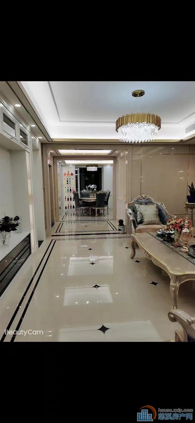 鸣北小区豪装154平车位一间