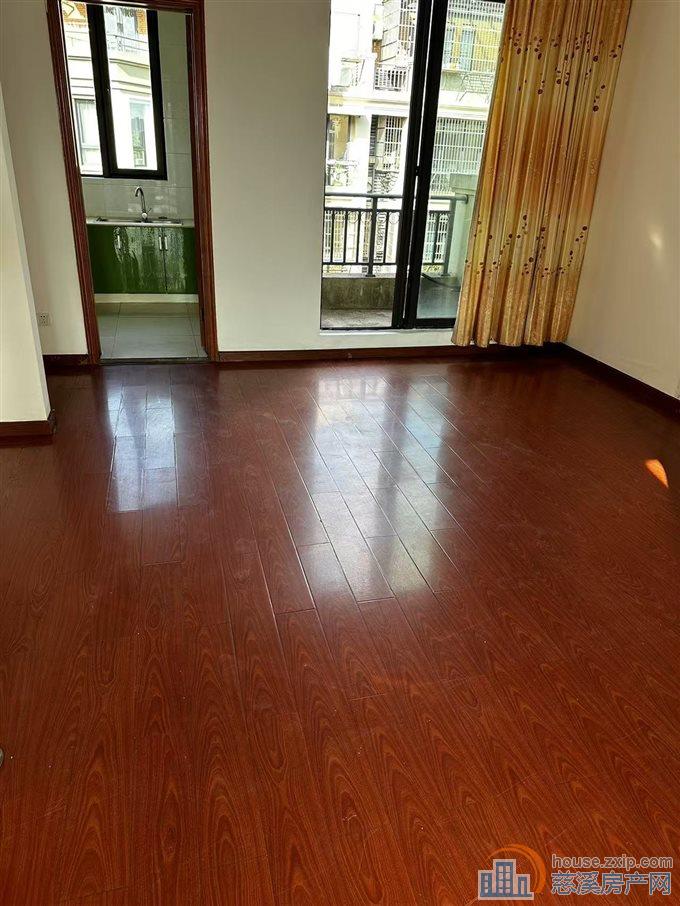 界牌新村4楼120平带阁楼80平168万