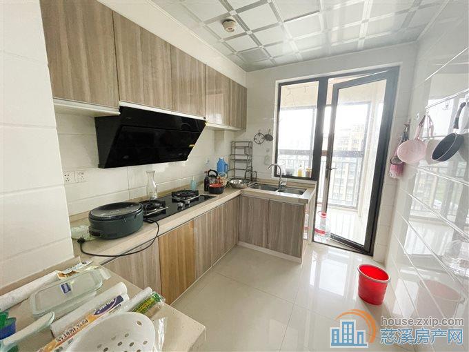 白金湾 精装136平138.8万黄金楼层