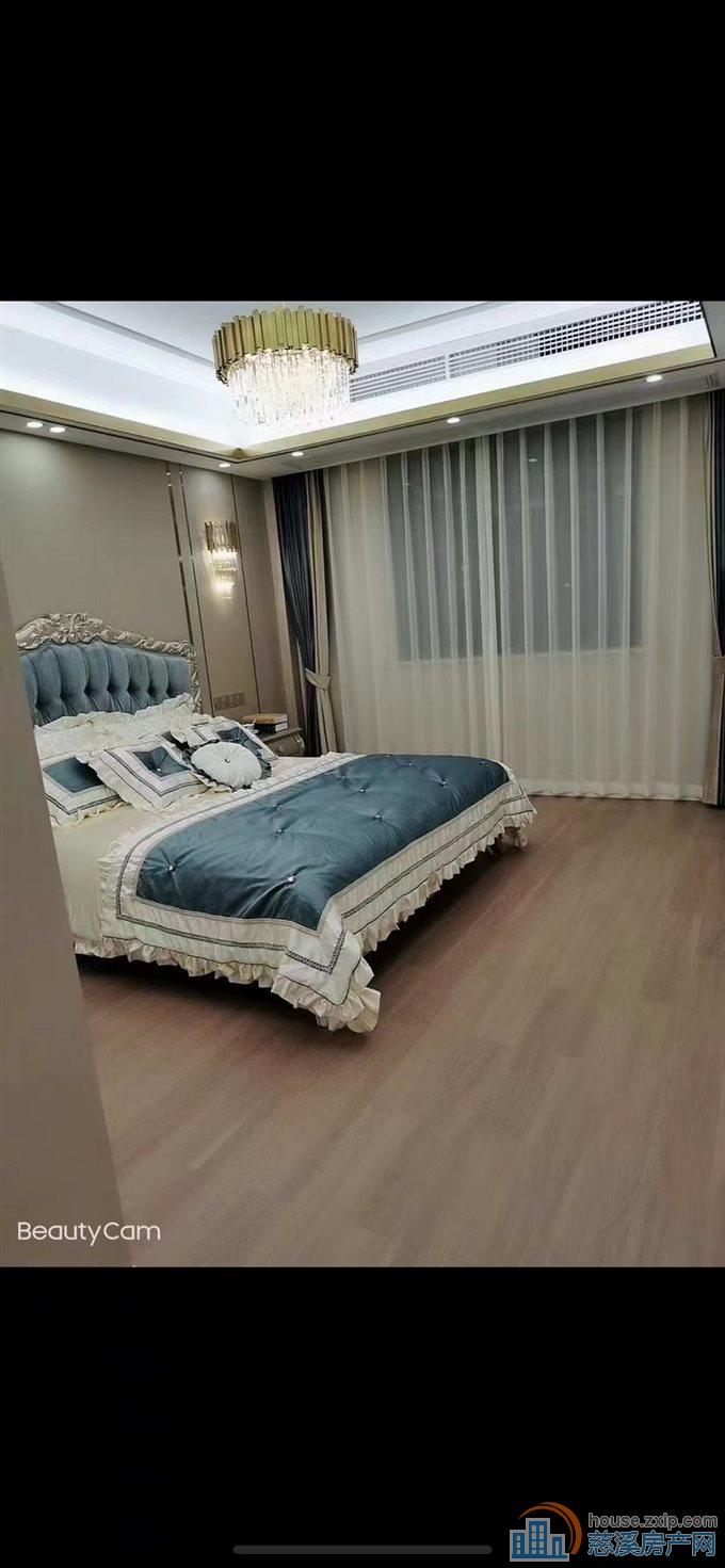 鸣北小区豪装154平车位一间