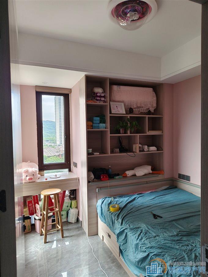 嘉景苑多套92平120平精装送储物间